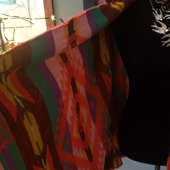 Aztec Hooded Throw - Picture 7 of 10